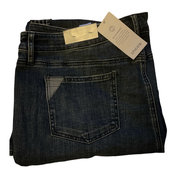 BNWT Chico Women’s Girlfriend Embroidered Patches Ankle Jeans - Picture 7 of 7